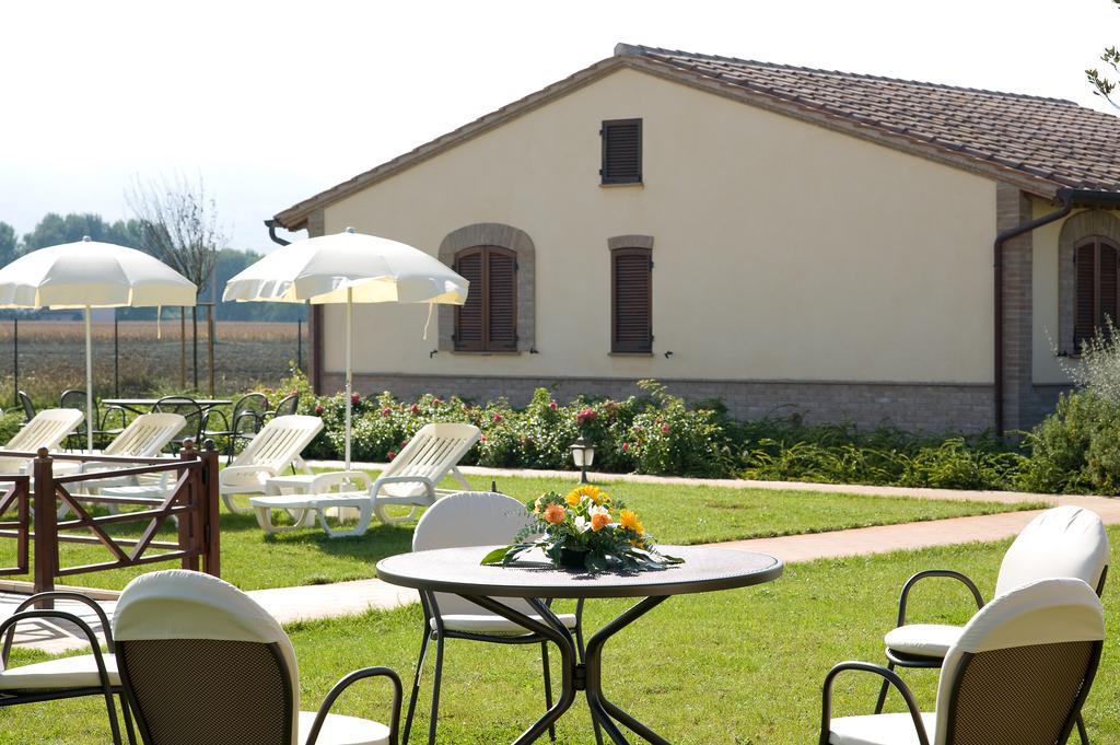 Agriturismo Le Rondini Di Francesco Di Assisi Cannara ภายนอก รูปภาพ
