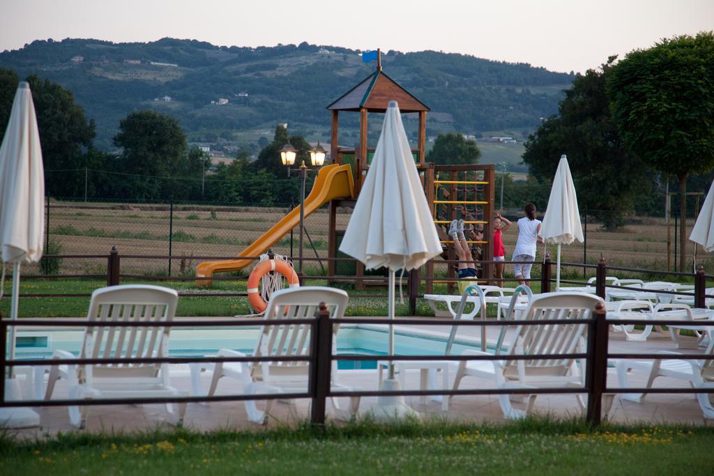Agriturismo Le Rondini Di Francesco Di Assisi Cannara ภายนอก รูปภาพ