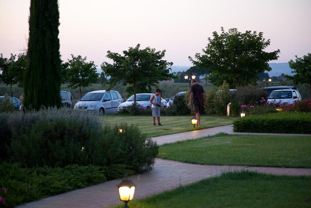 Agriturismo Le Rondini Di Francesco Di Assisi Cannara ภายนอก รูปภาพ