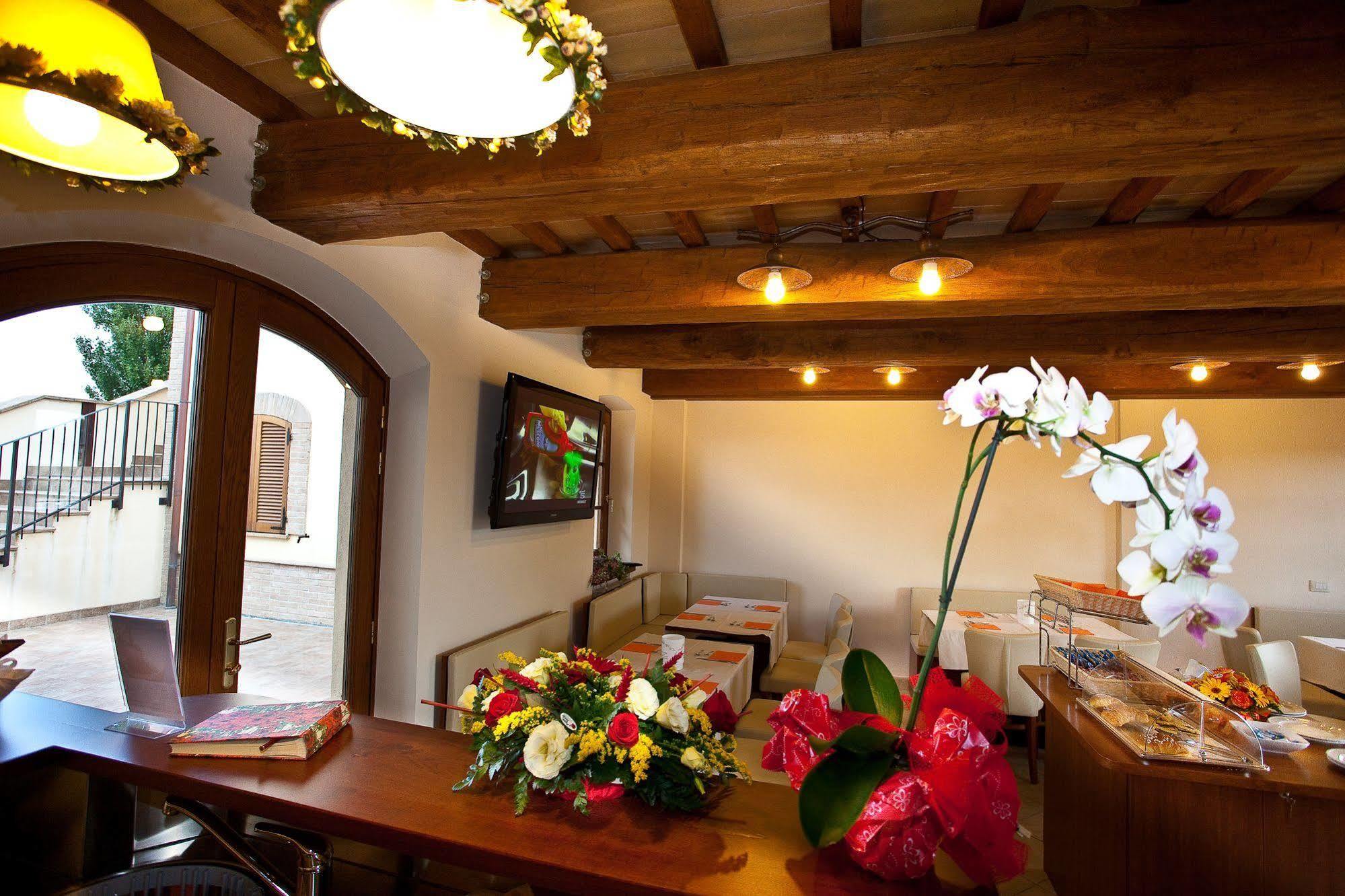 Agriturismo Le Rondini Di Francesco Di Assisi Cannara ภายนอก รูปภาพ