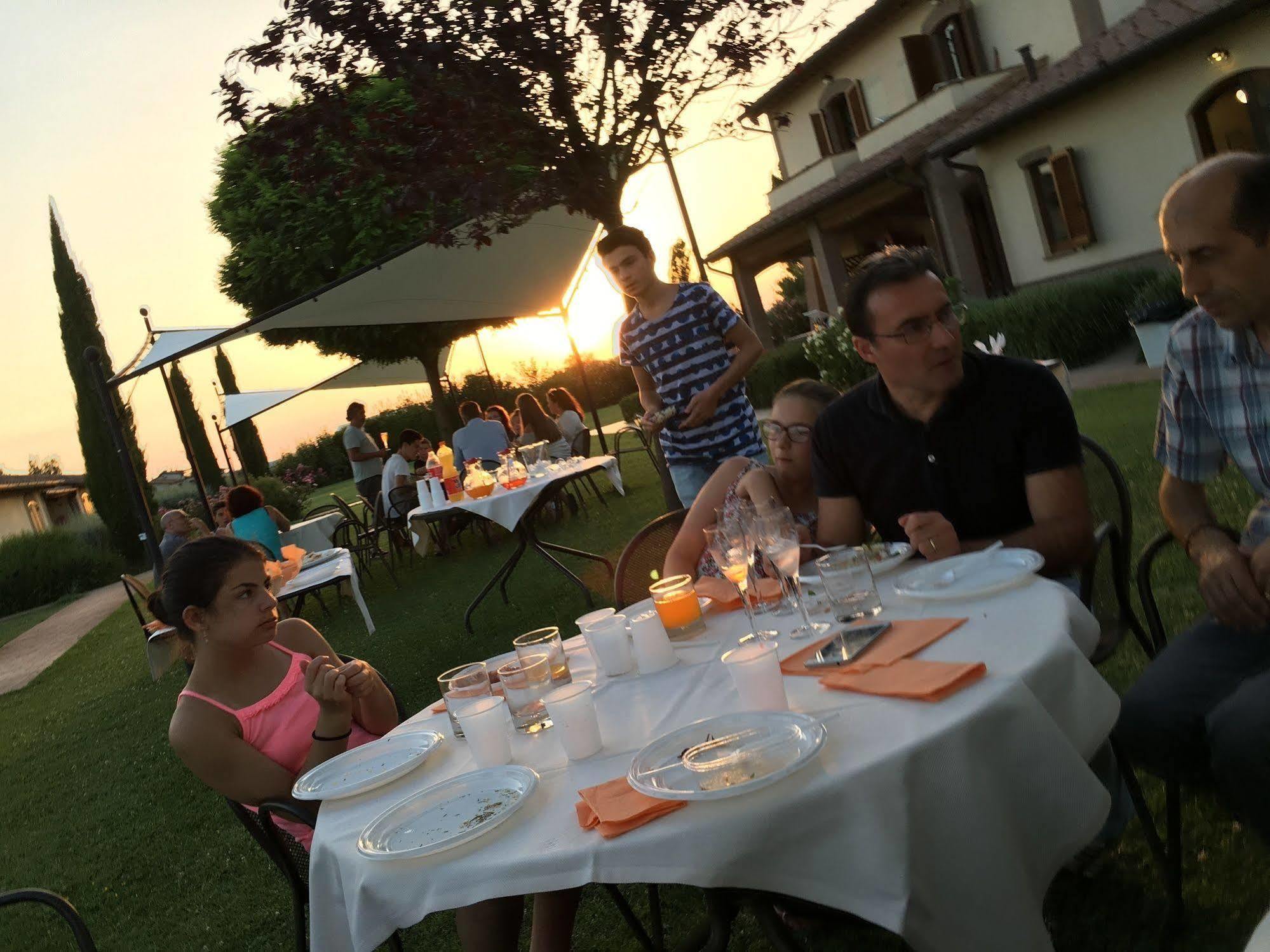 Agriturismo Le Rondini Di Francesco Di Assisi Cannara ภายนอก รูปภาพ